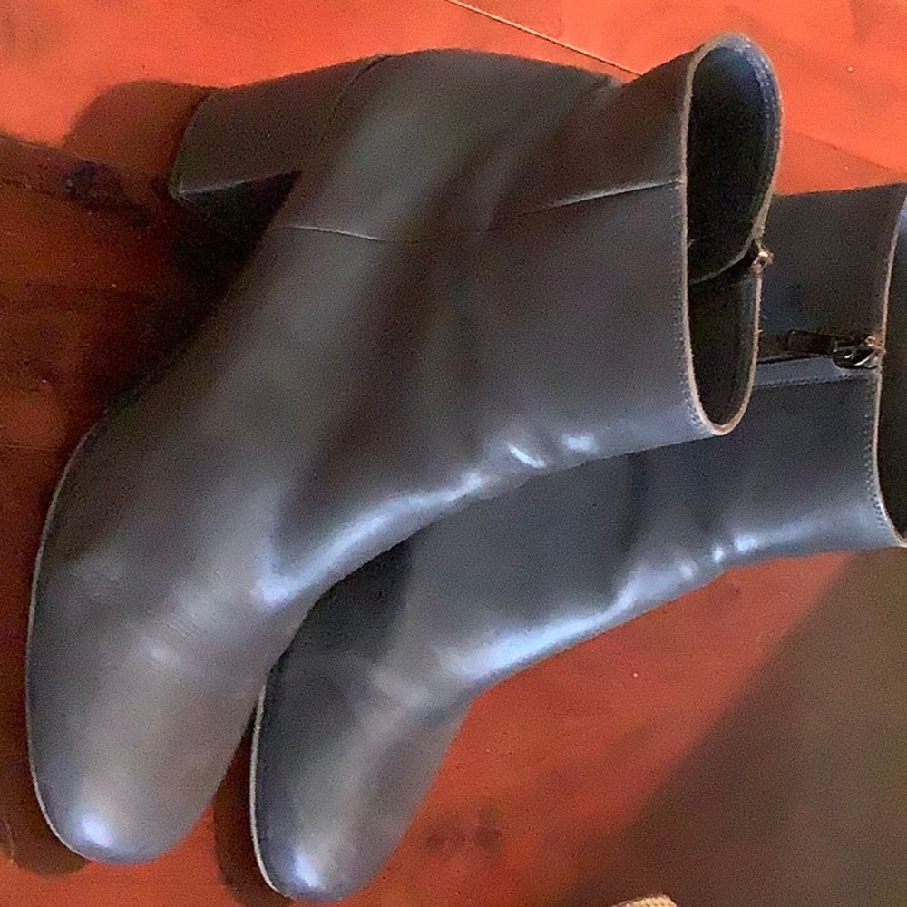 Vince boots